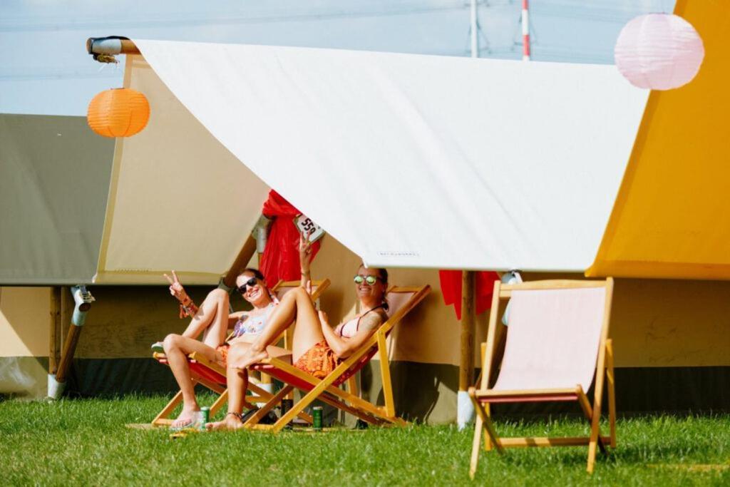 100 Jaar Tt Circuit Assen 2025 Glamping Incl Stroom Екстер'єр фото