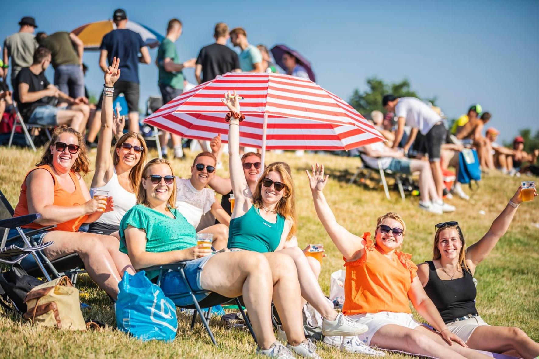 100 Jaar Tt Circuit Assen 2025 Glamping Incl Stroom Екстер'єр фото
